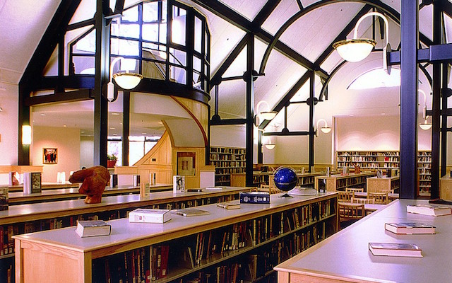 Holderness-Library-reading-1020x638.jpg